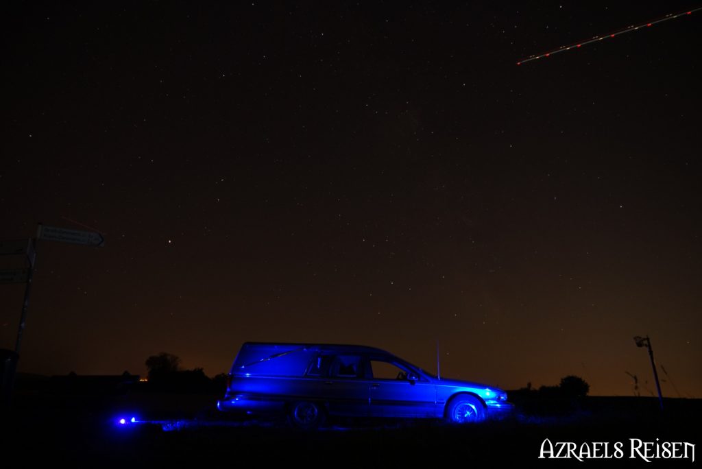 Eine Lichterkette am Firmament.