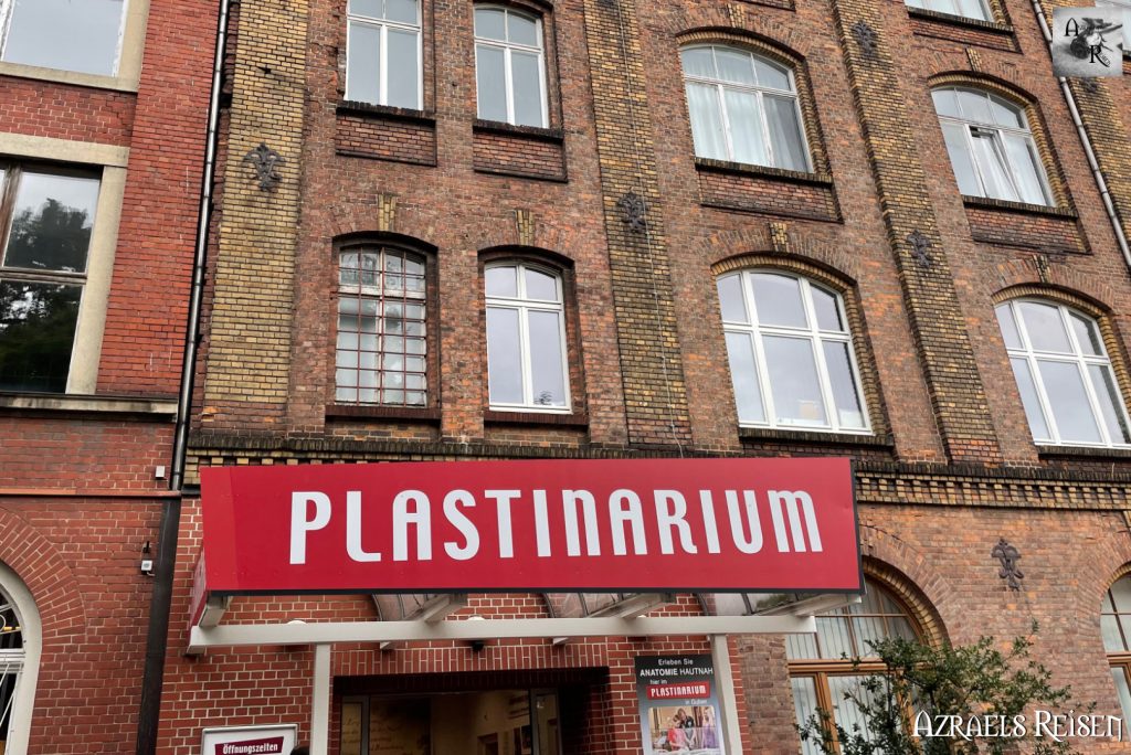 Eingang zum Plastinarium